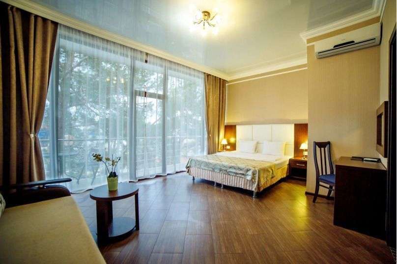 Студия с балконом